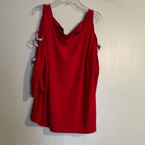 Red 3/4 sleeve top